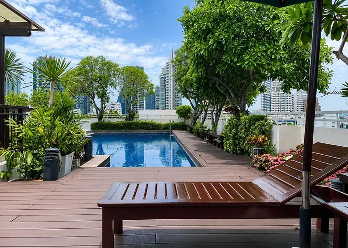 500m Bts L Large 53 Sqm L Rooftop Pool